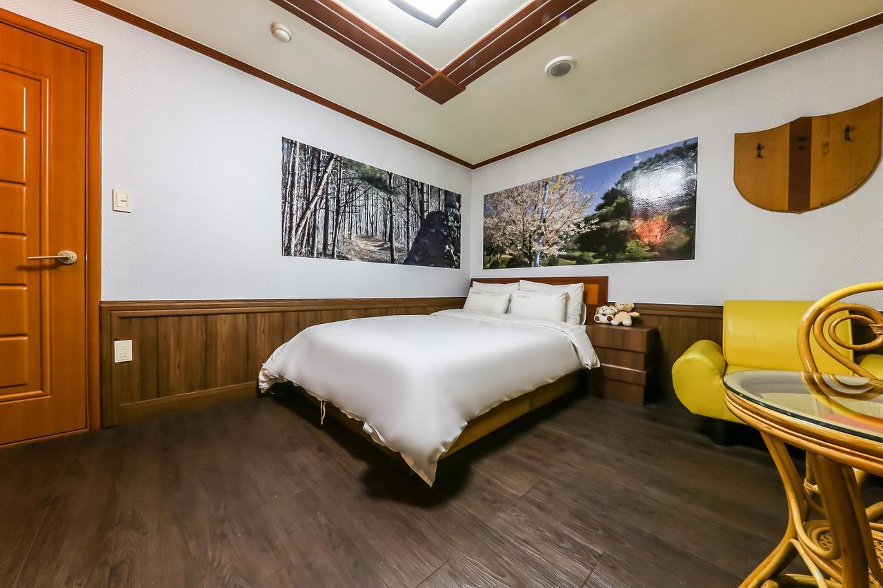 Pine Motel Boryeong Extérieur photo