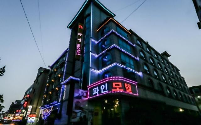 Pine Motel Boryeong Extérieur photo