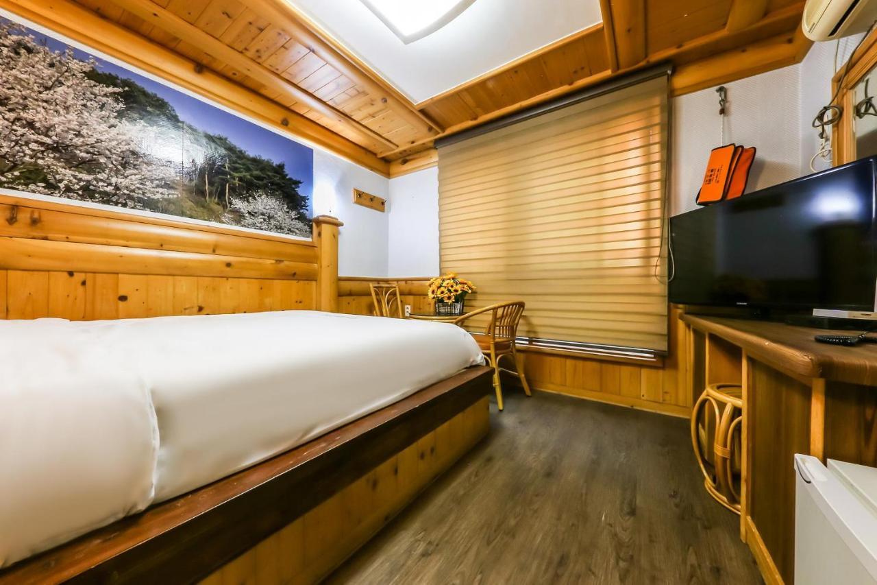 Pine Motel Boryeong Extérieur photo
